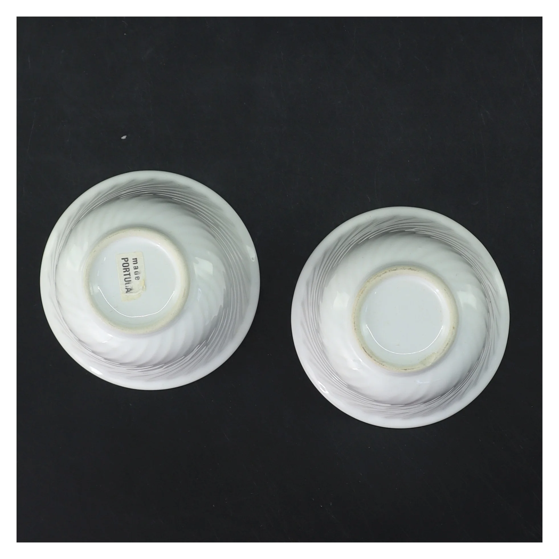 Porcelænskåle 2 stk (str. 2 stk Ø 8,5 cm længde 6,5 cm)