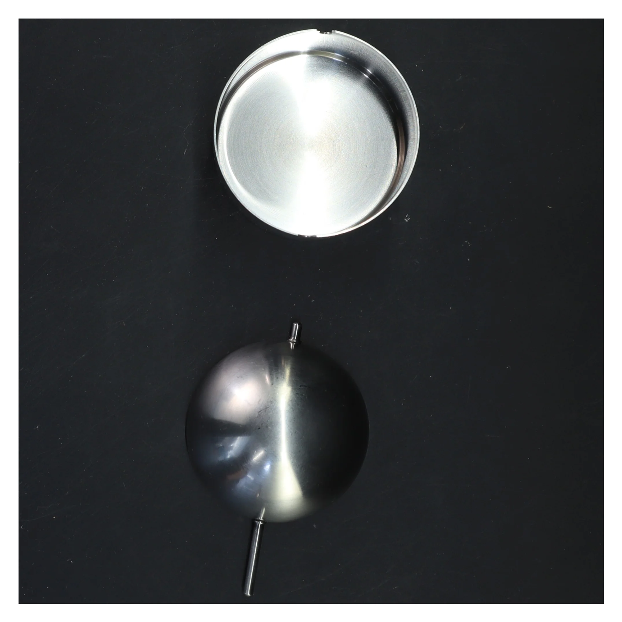 Askebæger af rustfrit stål (str. Ø 7,5x7,5 cm)