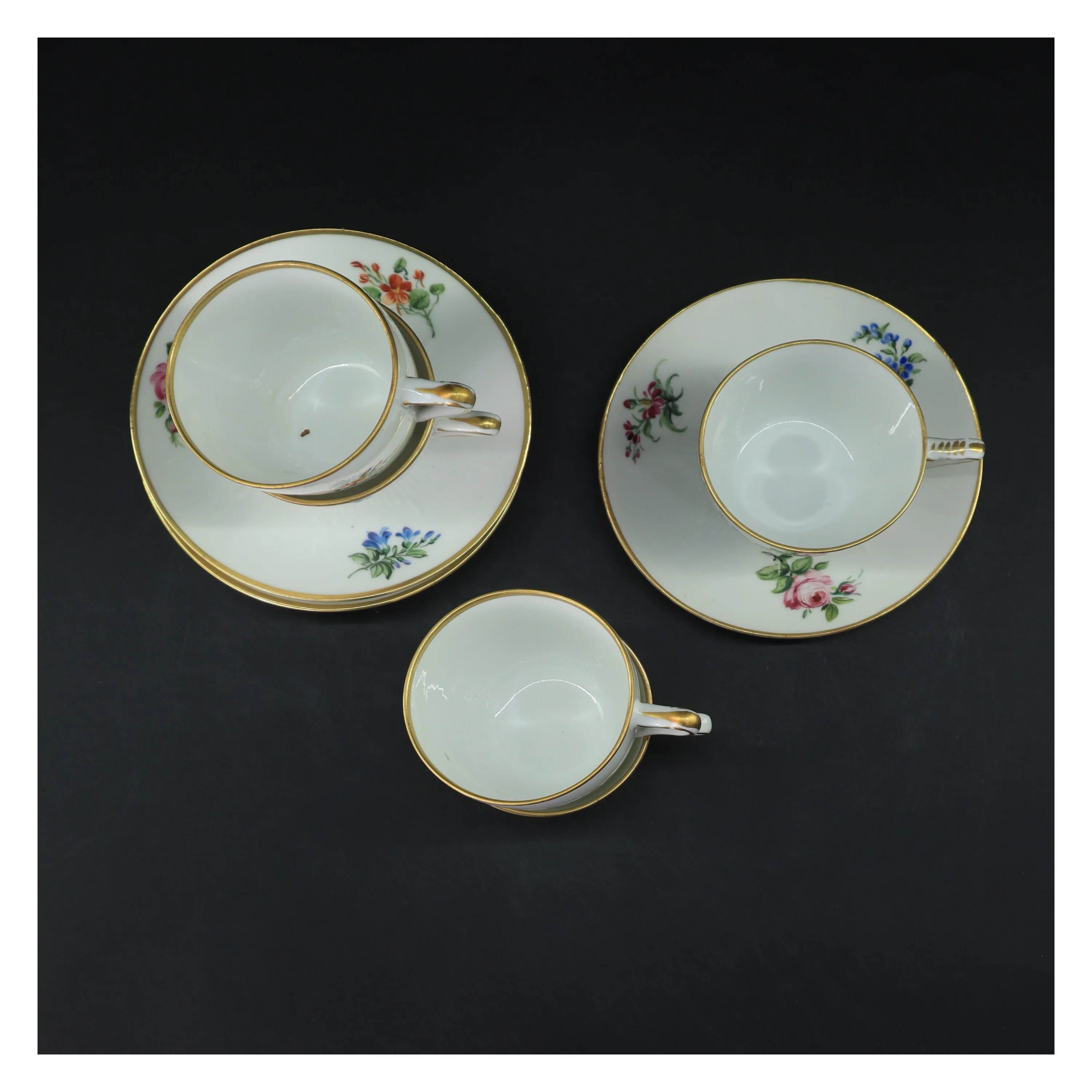 Blomstret porcelænskop og underkop sæt fra B&G (str. 5 stk Ø 7,5 & 13,5 cm)
