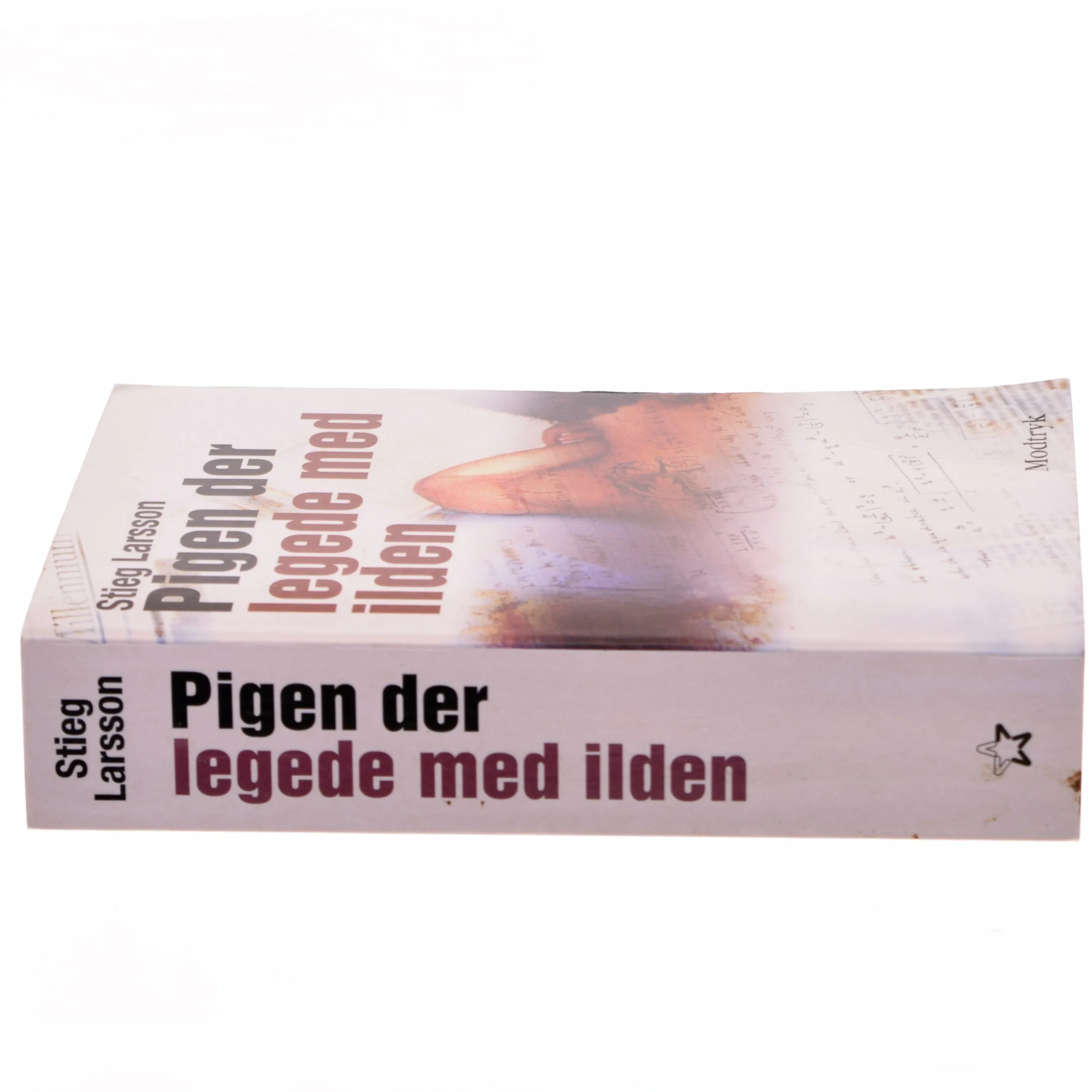 Pigen Der Legede Med Ilden (Millennium, 2. Bind) af Stieg Larsson (Bog)