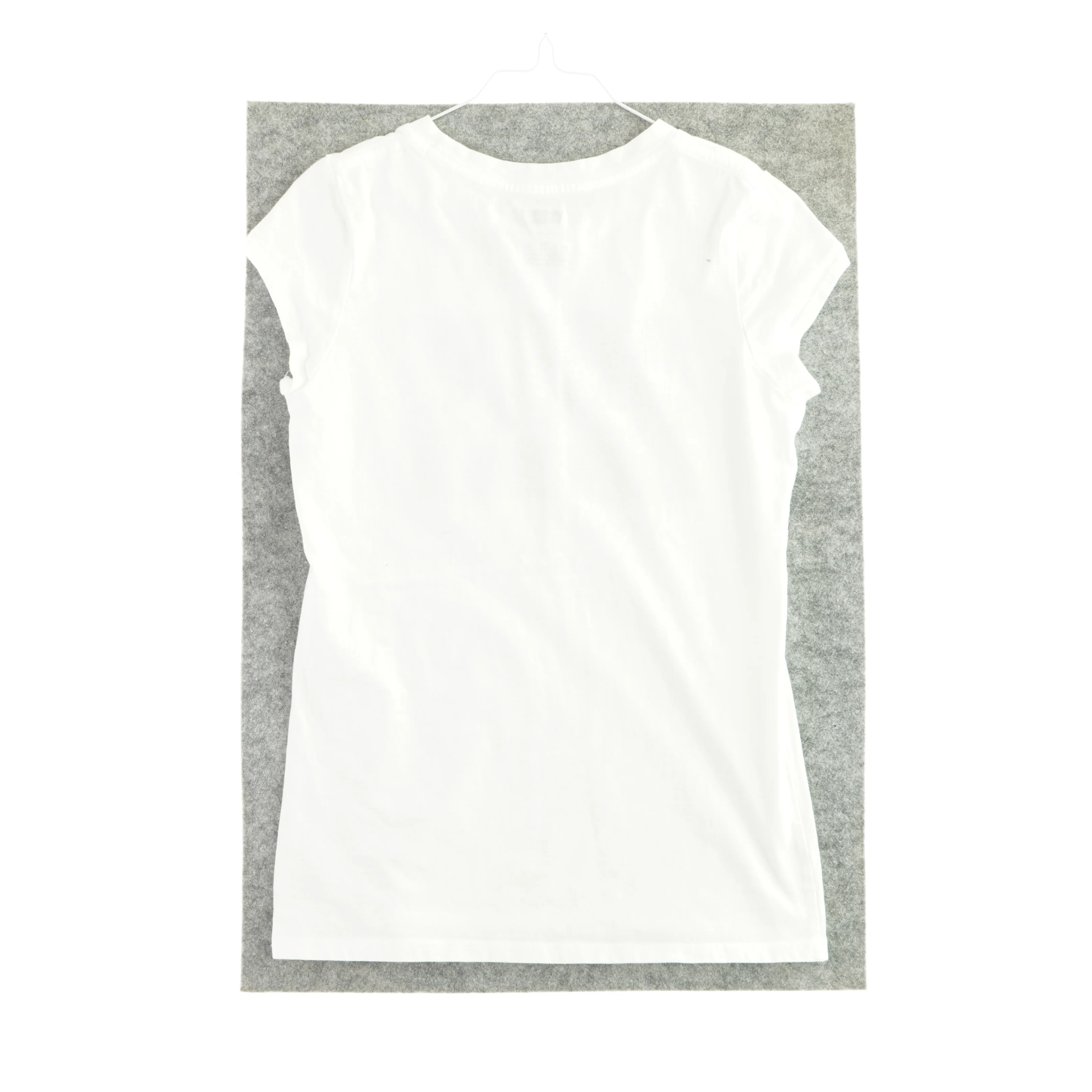 T shirt fra Levi's. (str. 14 år)