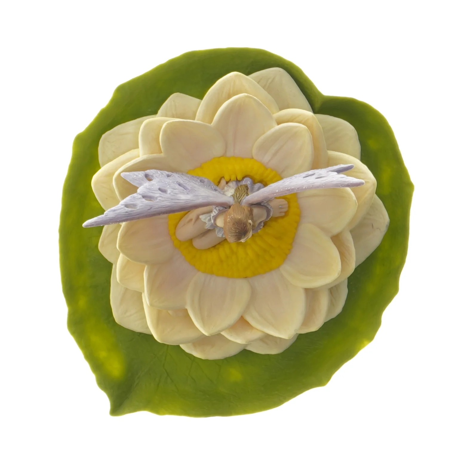 Dekorativ figur med fe på blomst (str. 16 cm)