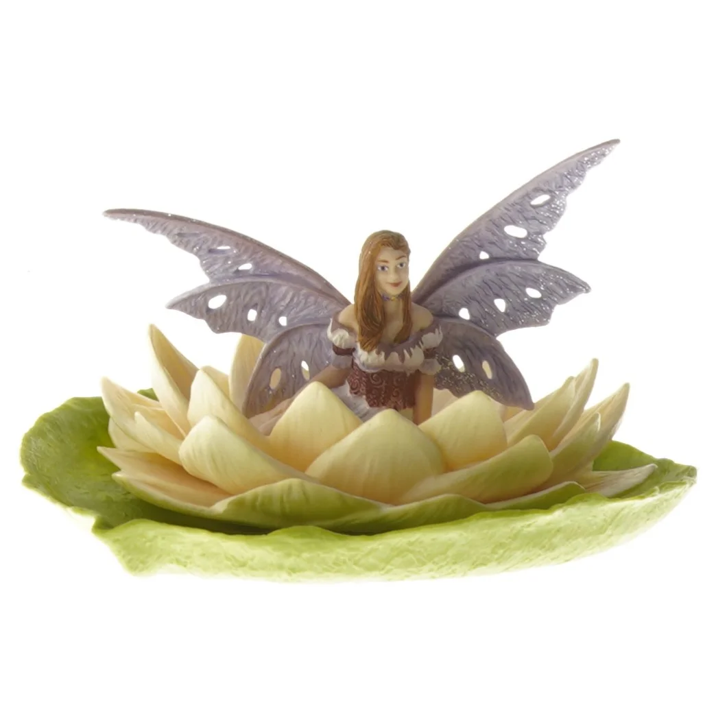 Dekorativ figur med fe på blomst (str. 16 cm)