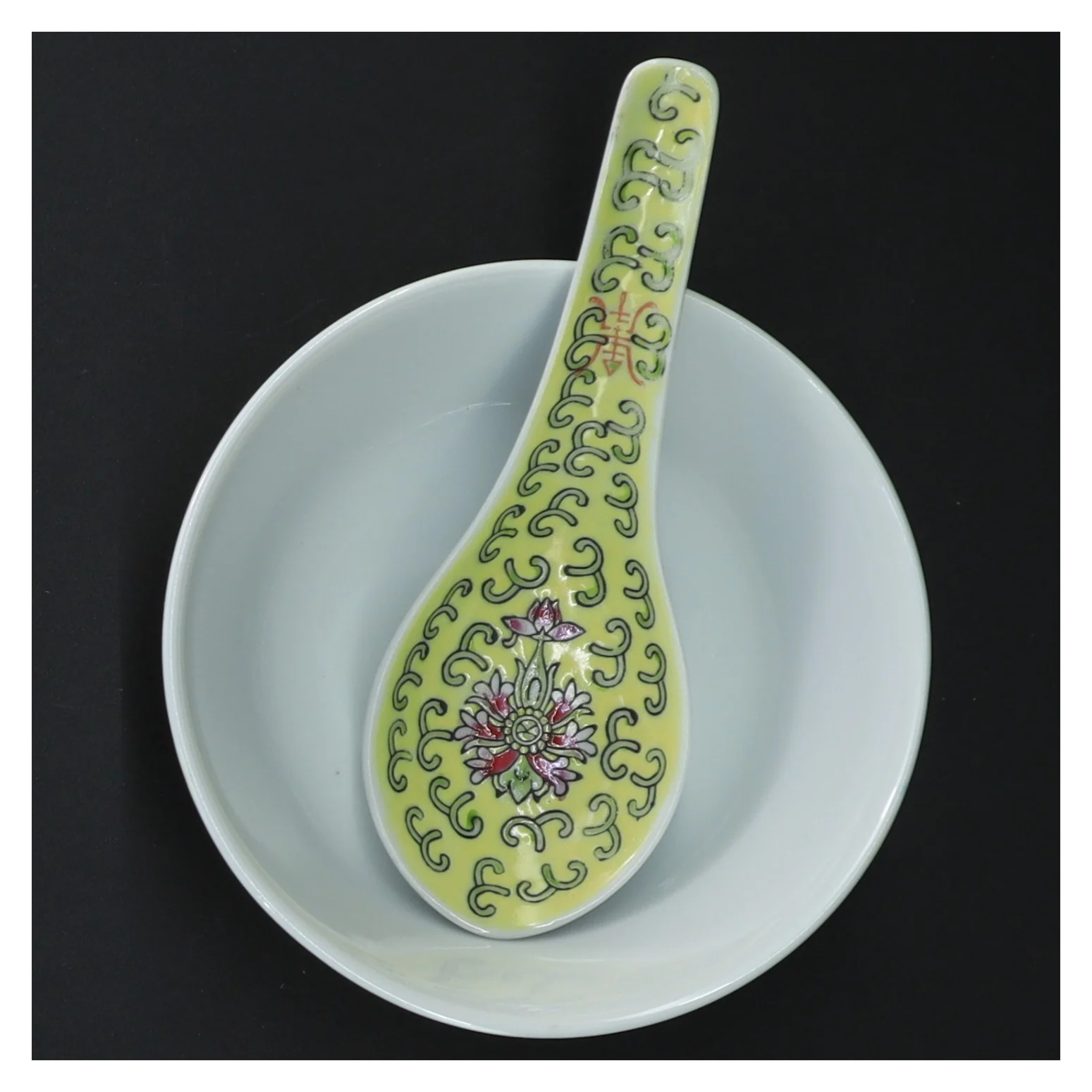 Dekorativ skål med ske (str. Ø 11,5 cm)