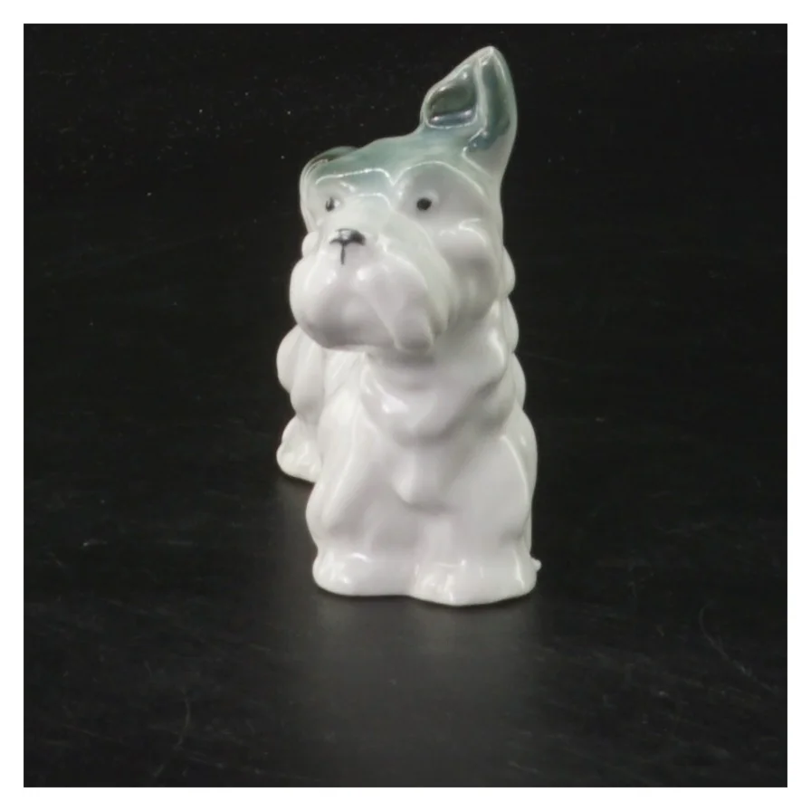 Porcelænsfigur hund (str. 6 cm)