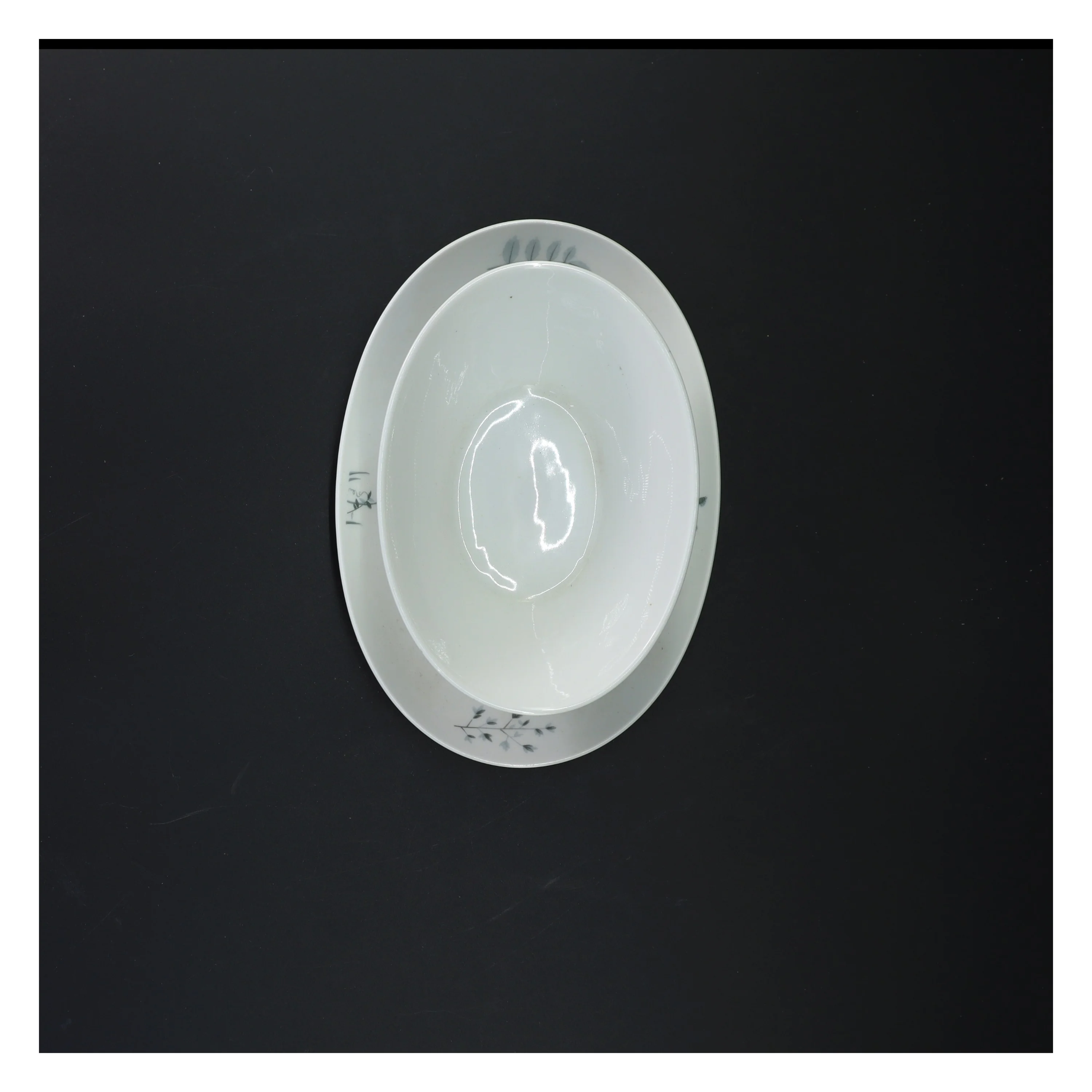 Serveringsfad med bladmønster fra Seltmann Weiden (str. 21 cm)