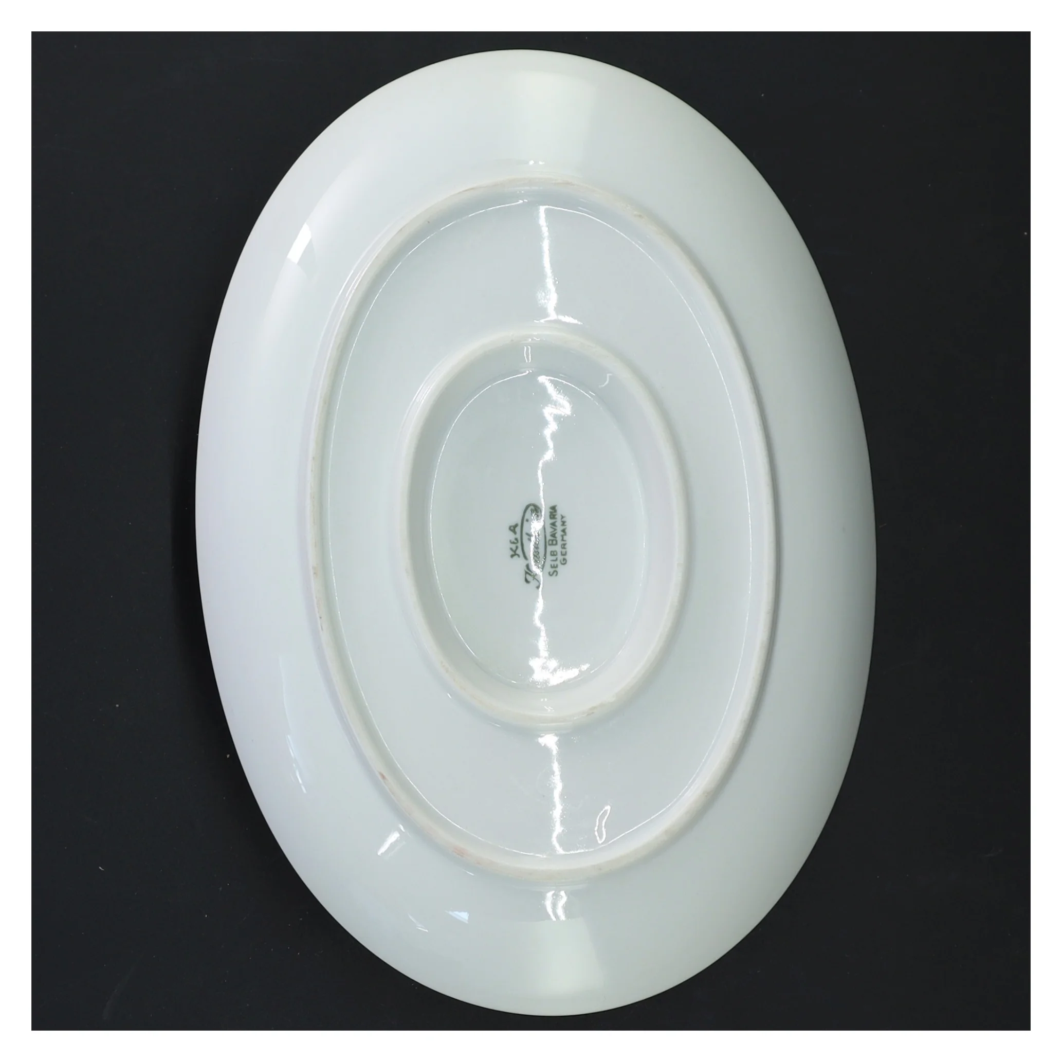 Serveringsfad med bladmønster fra Seltmann Weiden (str. 21 cm)