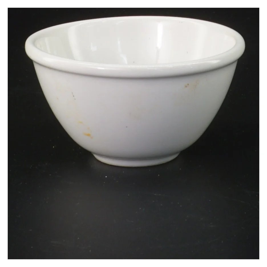 To små hvide skåle (str. Ø. 9,5 cm. 2 styk)