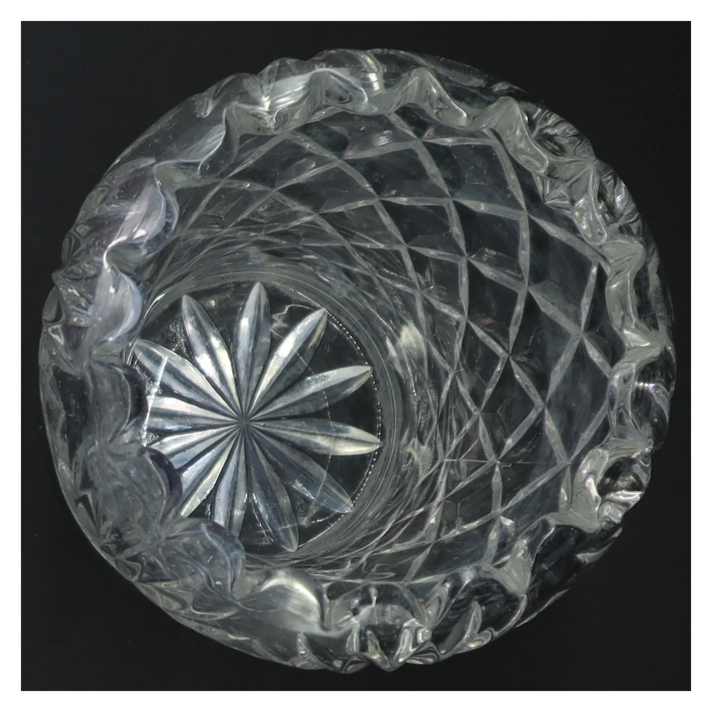 Glasvase med dekoration (str. 18 cm)