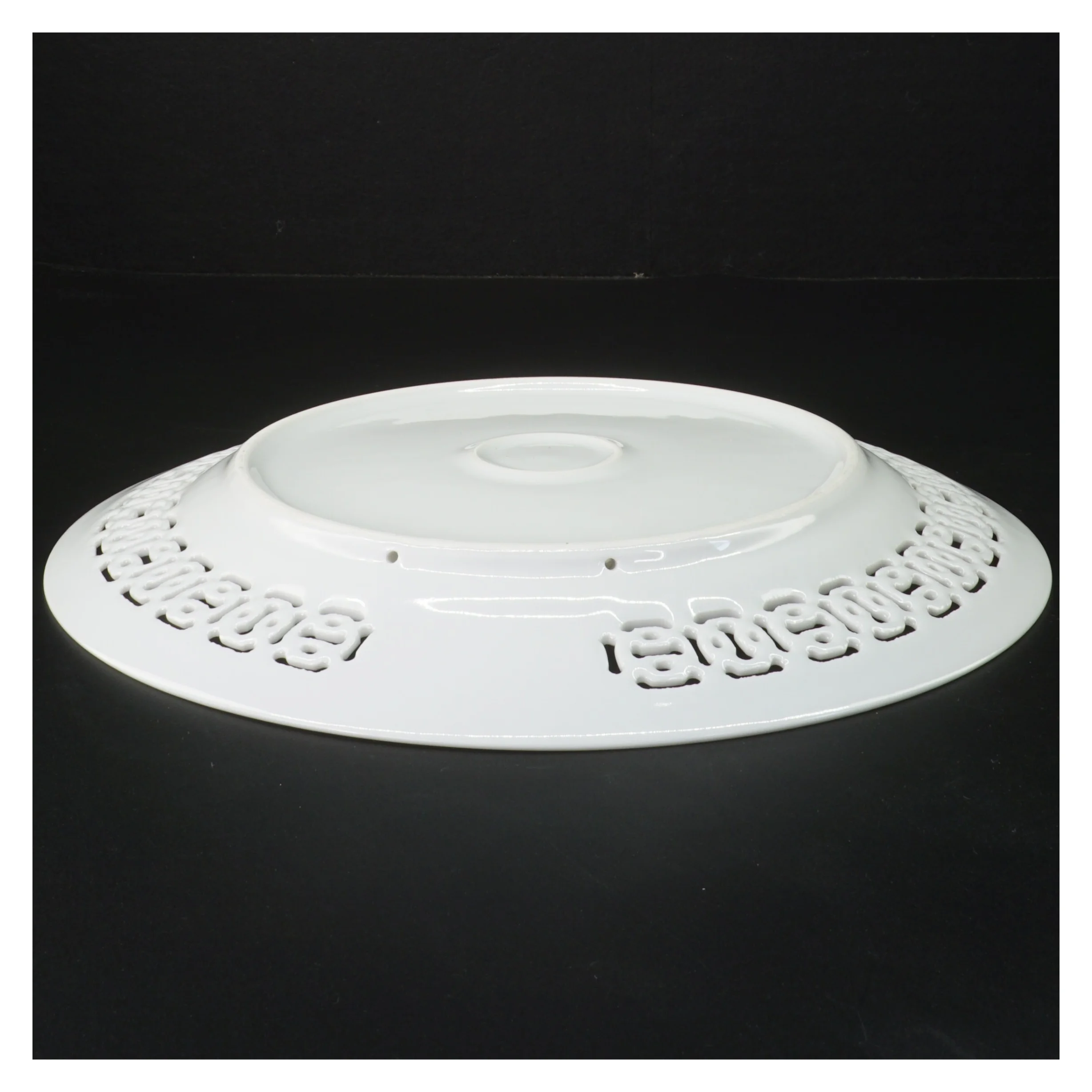 Sæt af hvidt porcelænsfade (str. Ø. 27,5 cm)