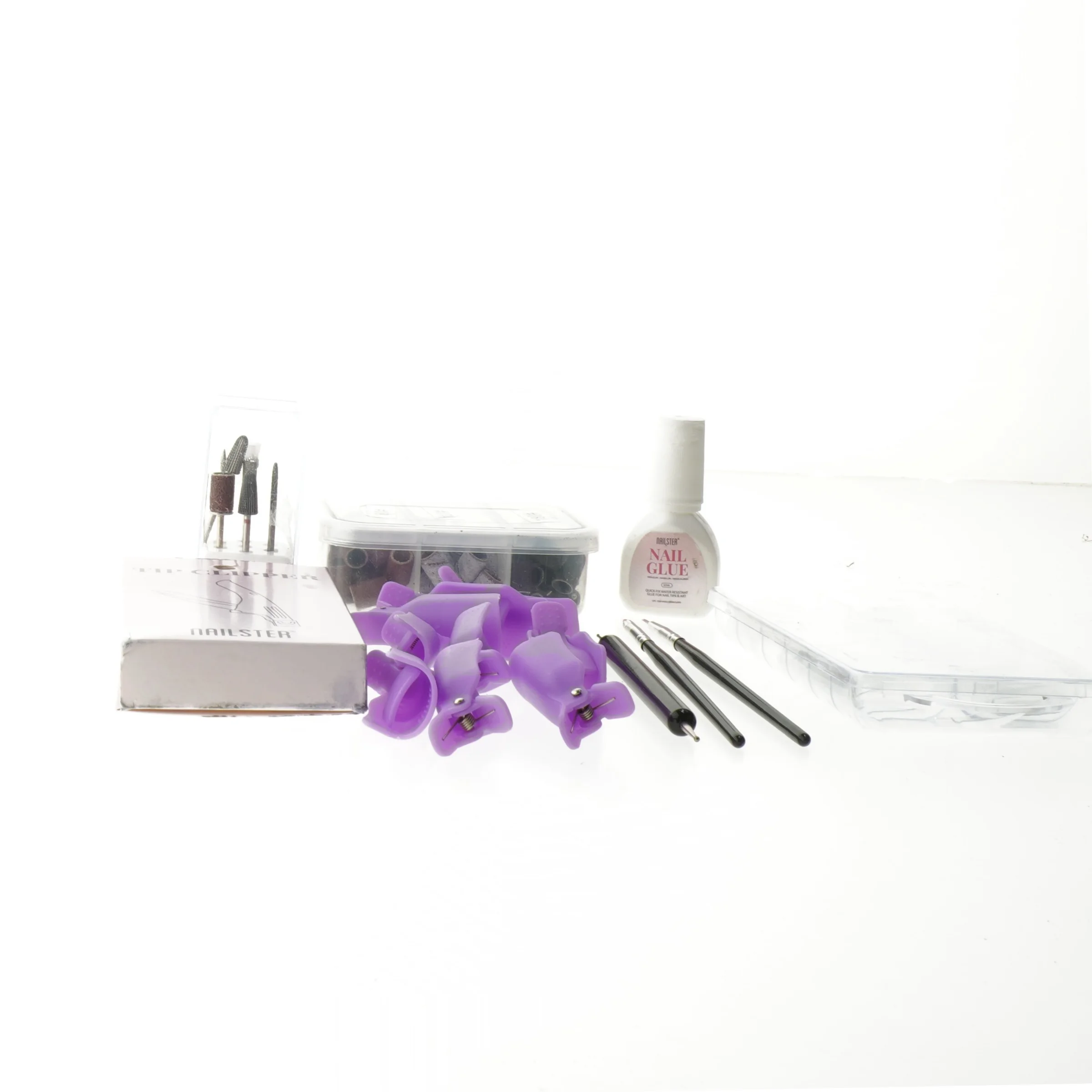 Neglesæt med tipklipper og værktøj