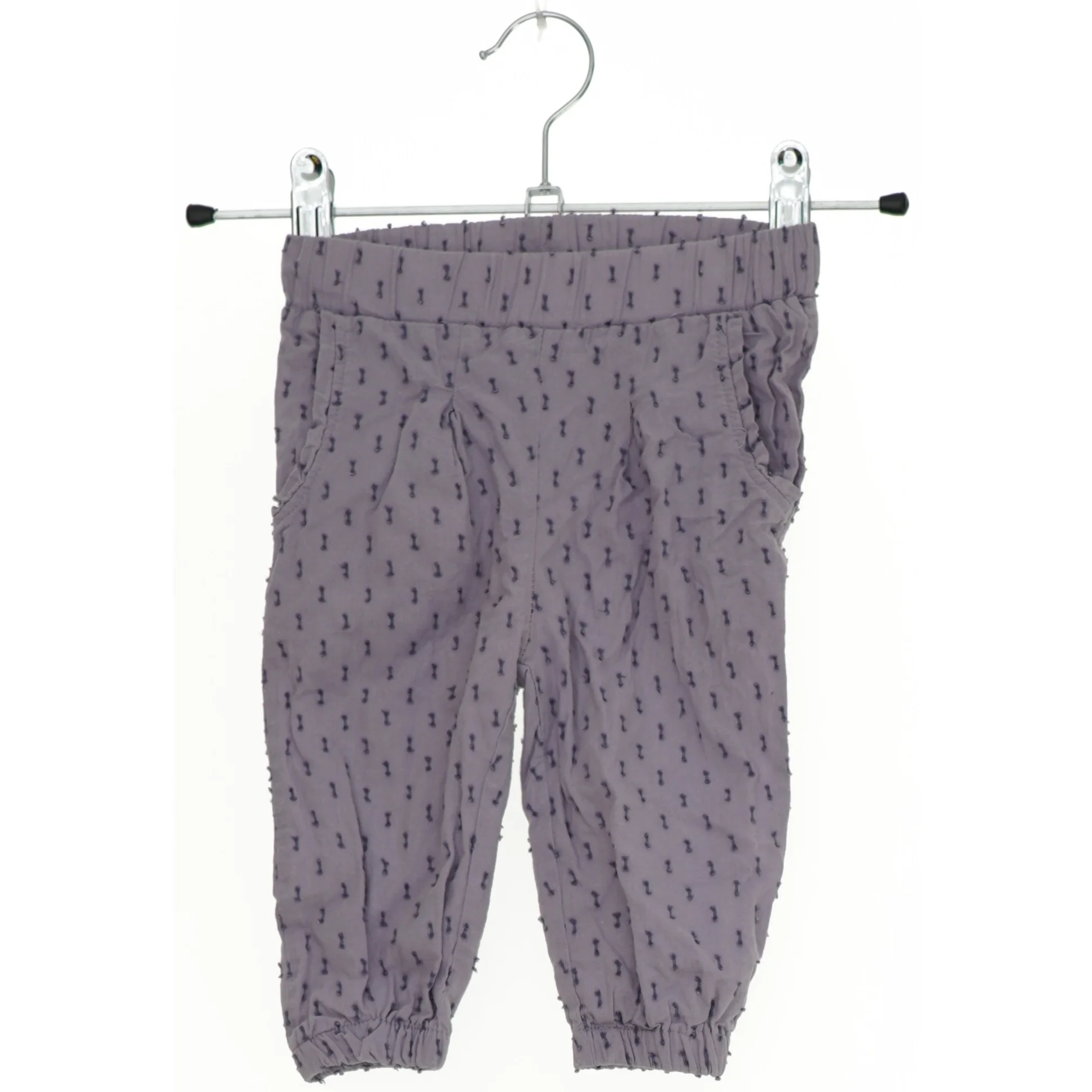 Babybukser med mønster fra Bakito (str. 62)