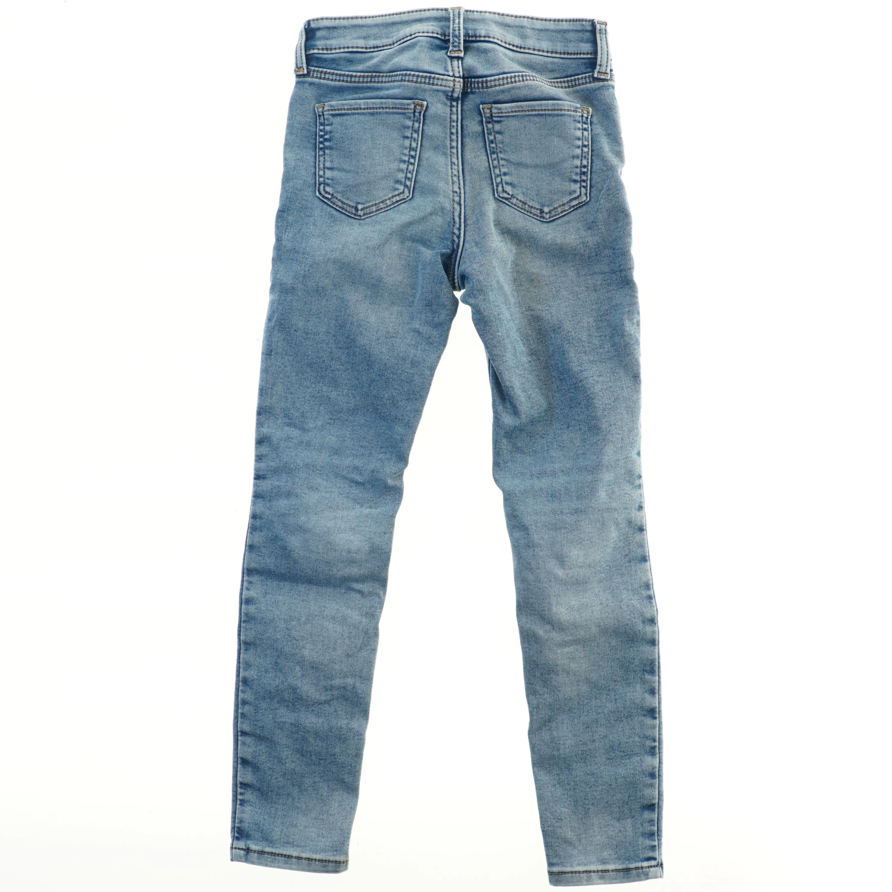 Jeans i lyseblå denim fra H&M (str. 122)