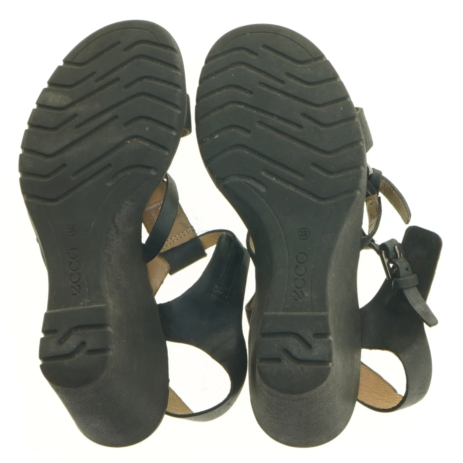 Sorte sandaler med kilehæl fra Ecco (str. 36)