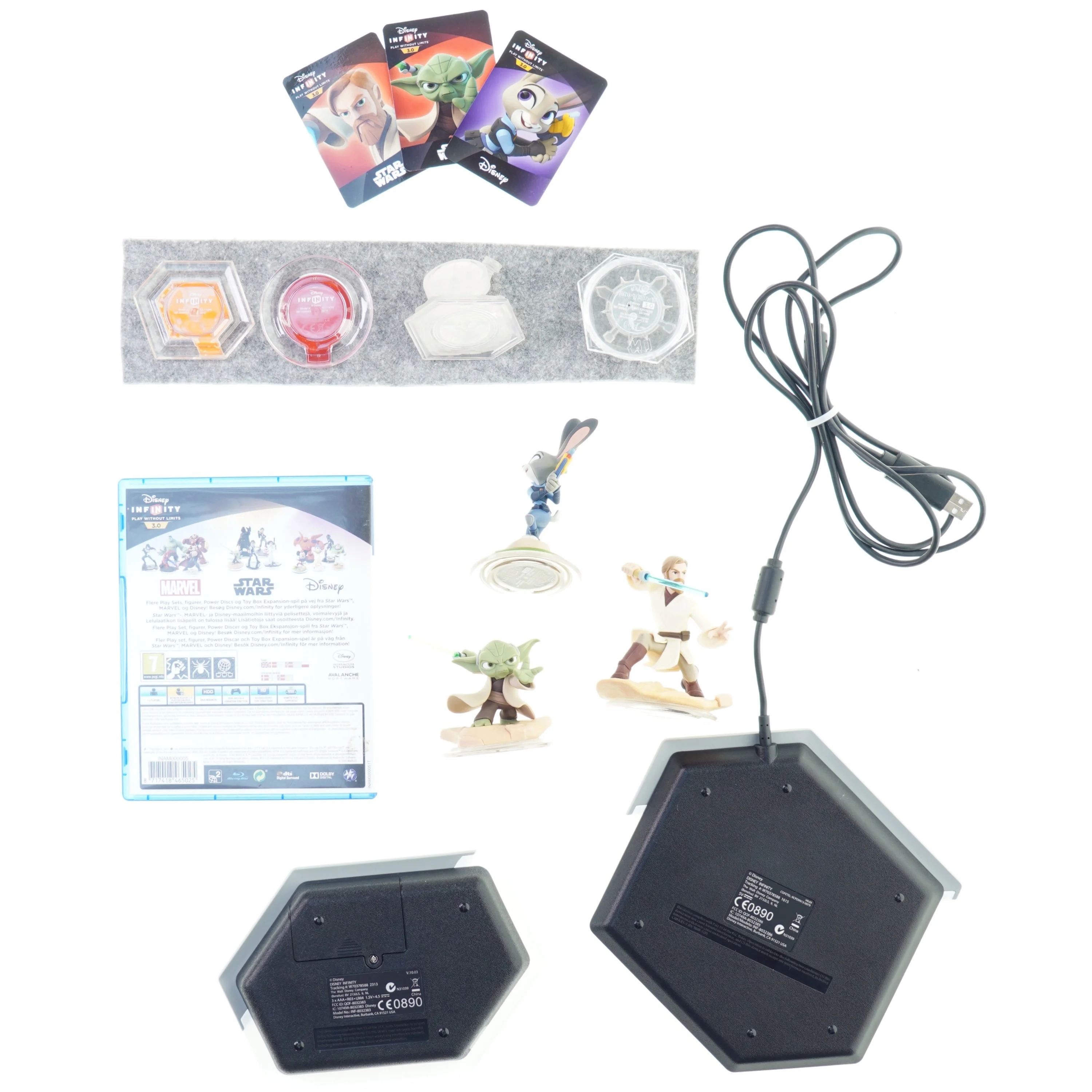 Disney infinity starter set (PS4) fra Disney (str. Plader 18 x 19 cm og 16 x 14 cm)