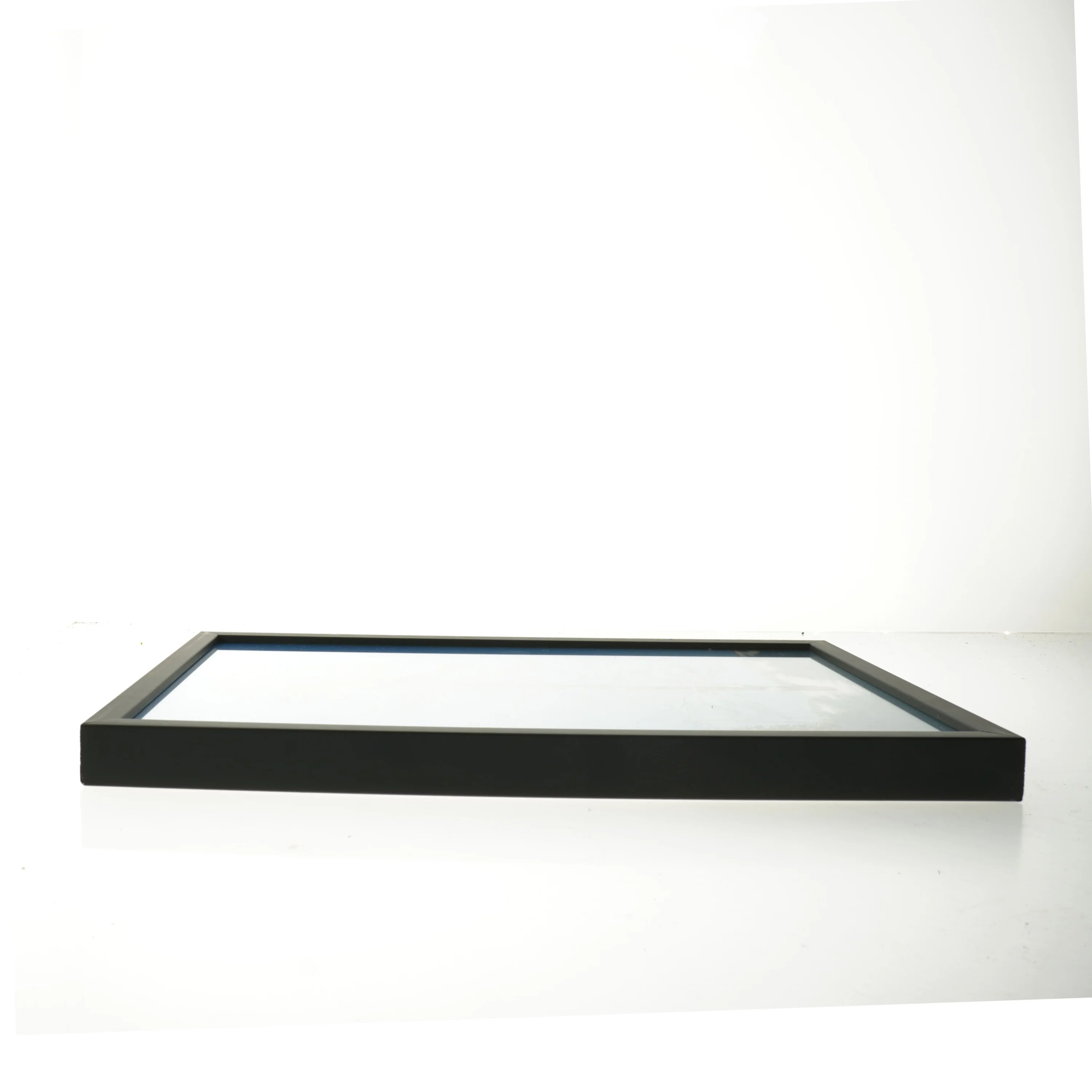 Indrammet billede af vintertræ (str. 29,8x42 cm)