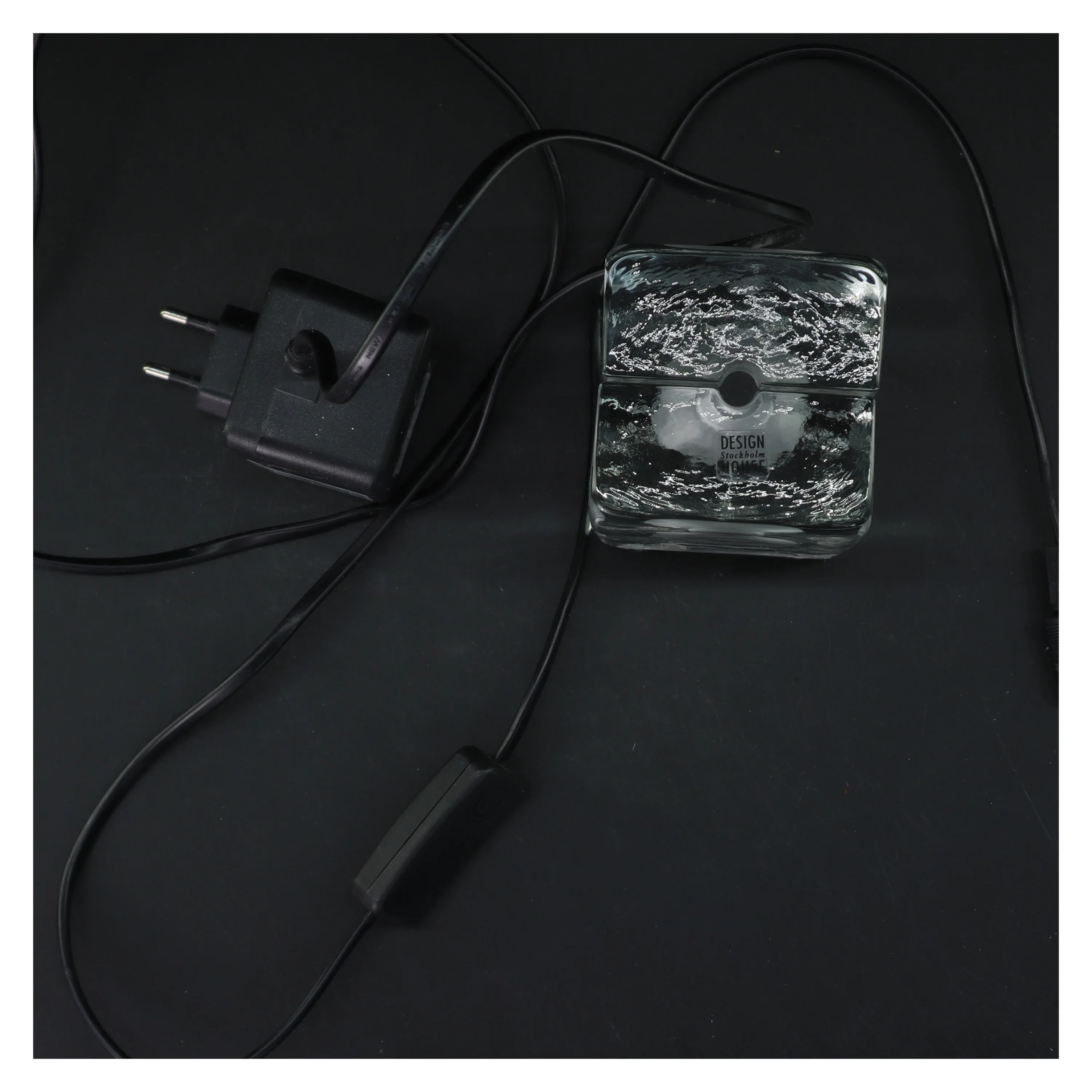 Dekorativ lampe i glas fra Design house Stockholm (str. 12x8 cm)