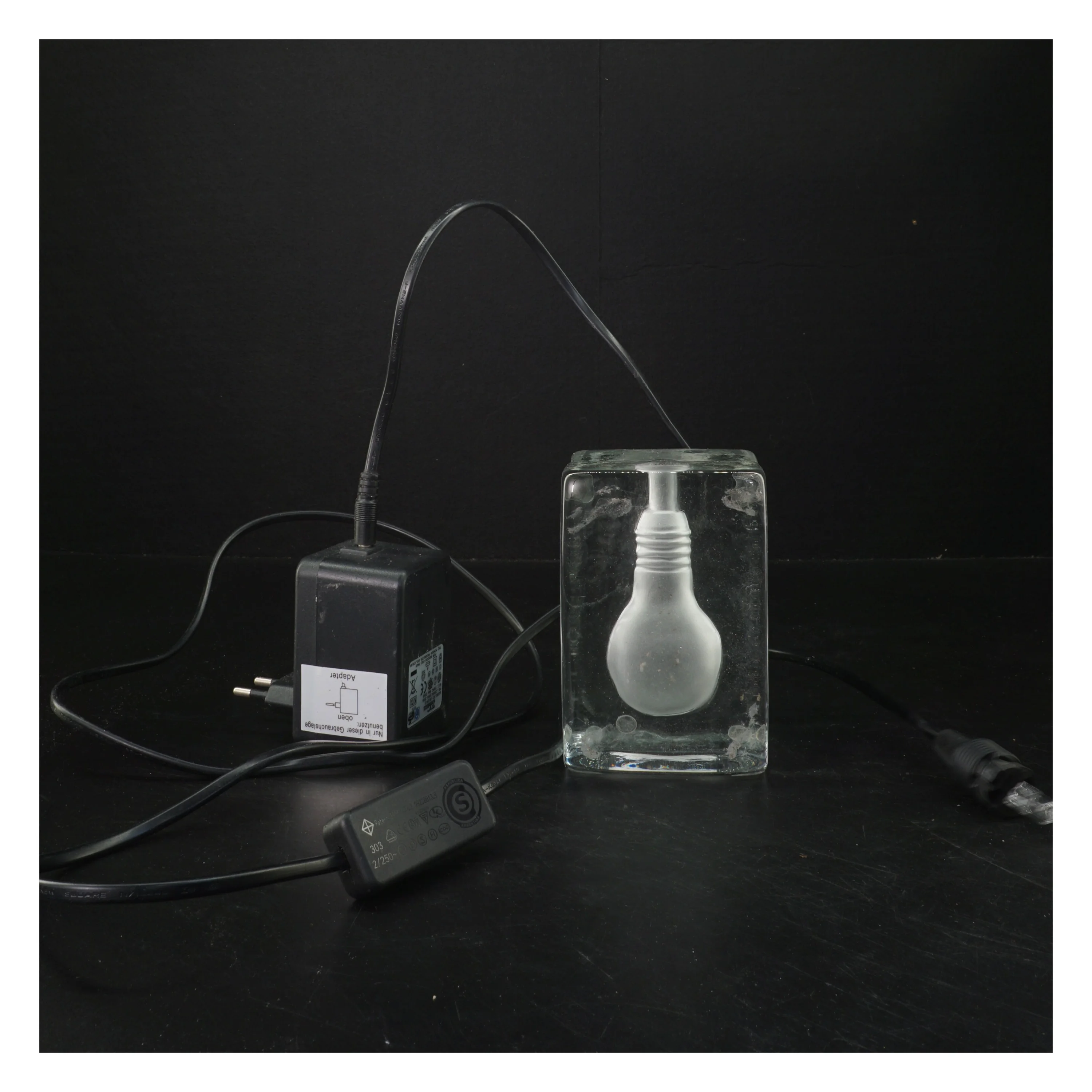 Dekorativ lampe i glas fra Design house Stockholm (str. 12x8 cm)