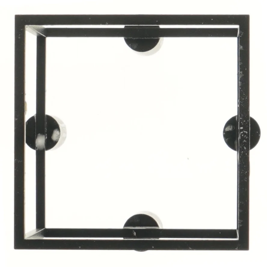 Sort kubus lysestage til fire lys,  (str. 20x14 cm).