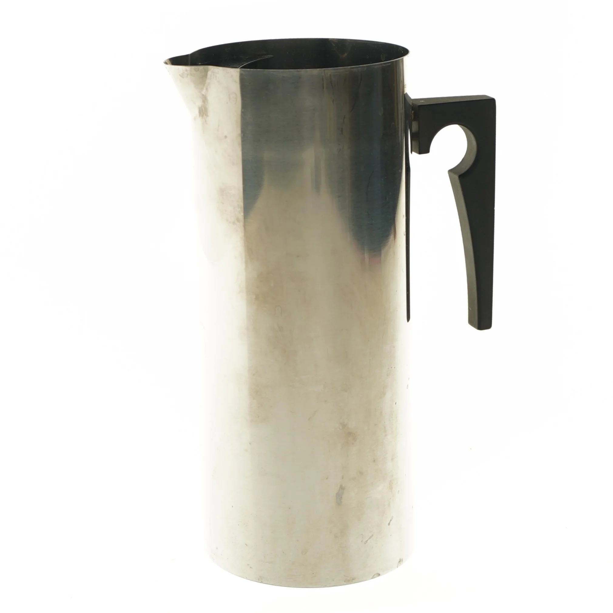 Arne Jacobsen vandkande med sort bakelit håndtag (str. Ø 10,5 cm længde 24 cm) fra Stelton