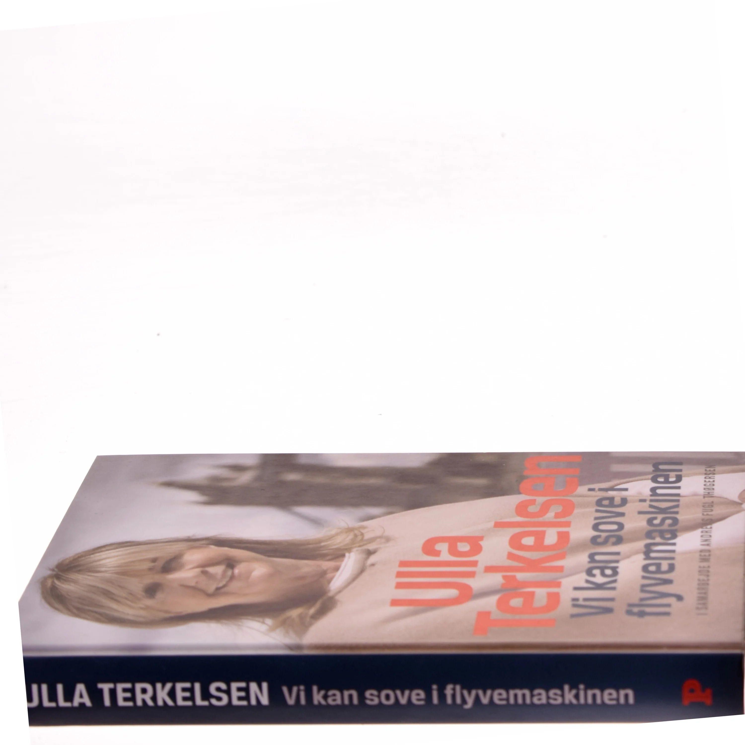 Vi kan sove i flyvemaskinen af Ulla Terkelsen (Bog)