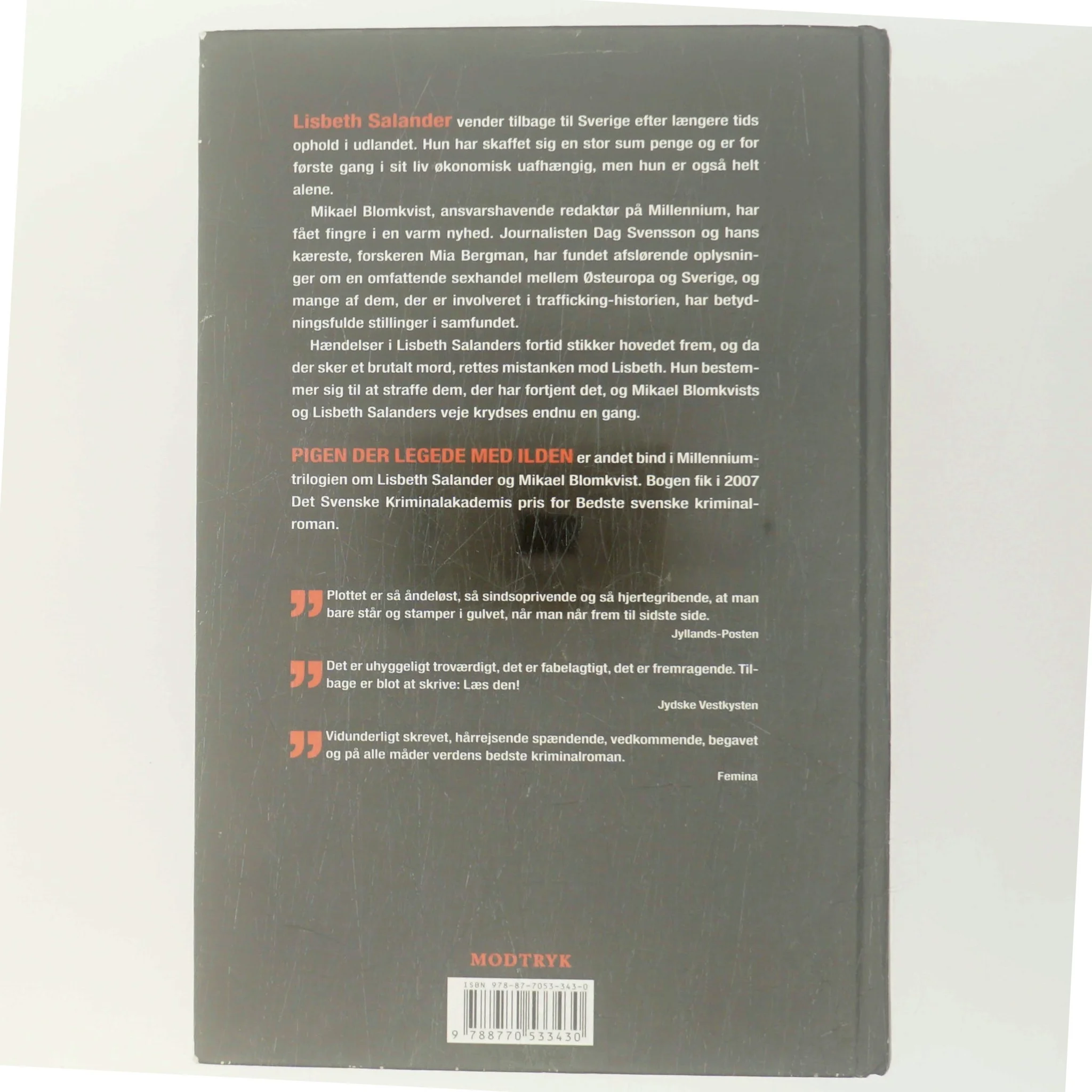 Pigen der legede med ilden. 2 af Stieg Larsson (Bog)