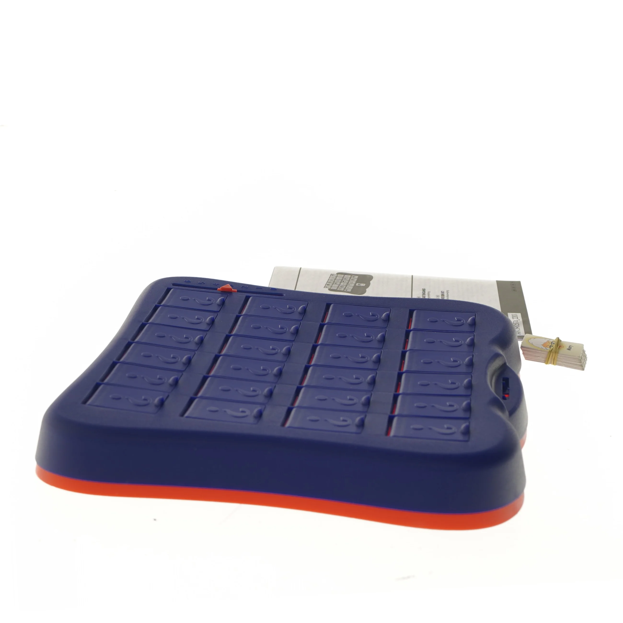 Gæt hvem spil fra Play Tive (str. 31,5x28,5 cm)