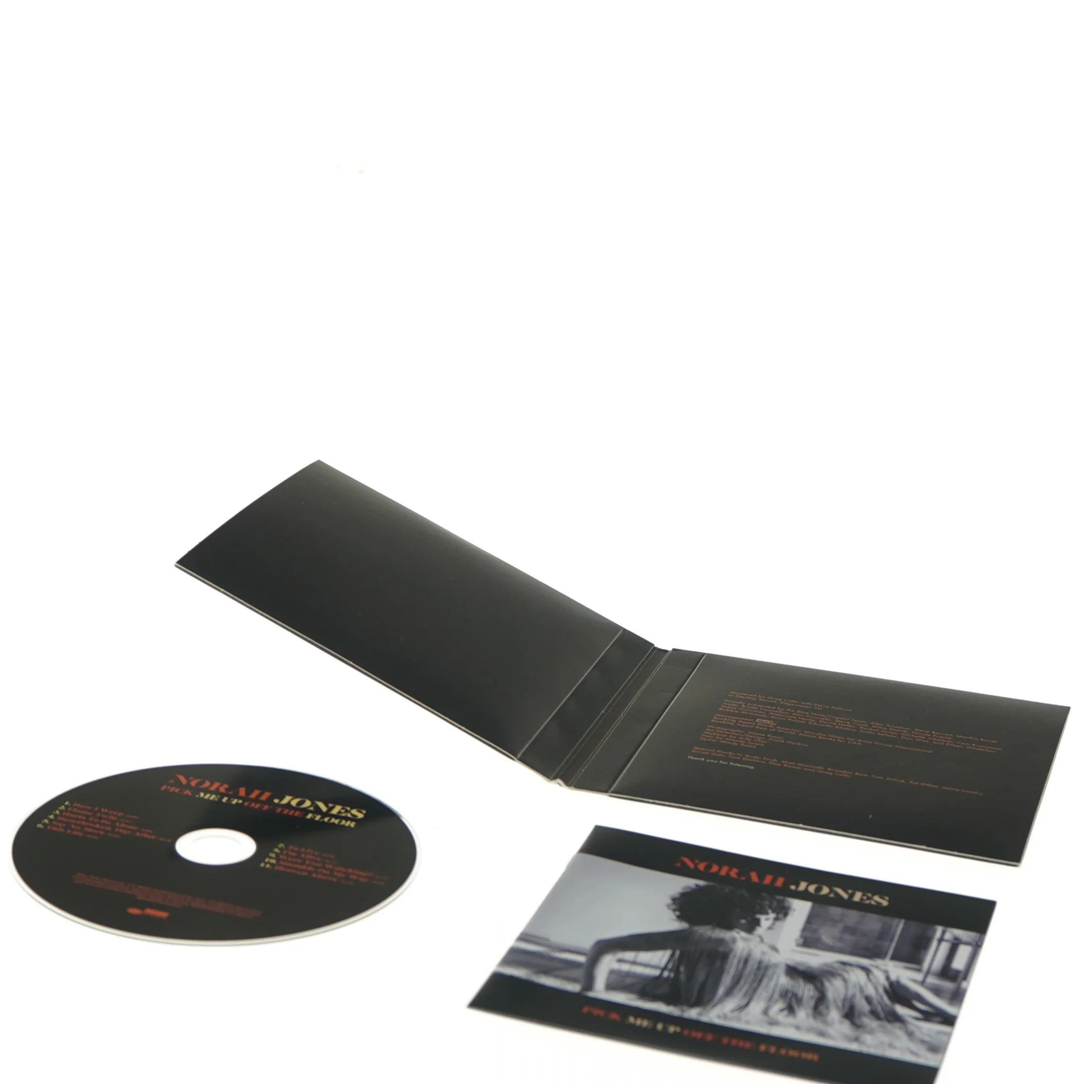 CD Norah Jones: Pick Me Up Off The Floor fra Norah Jones (str. 14x12,5 cm)