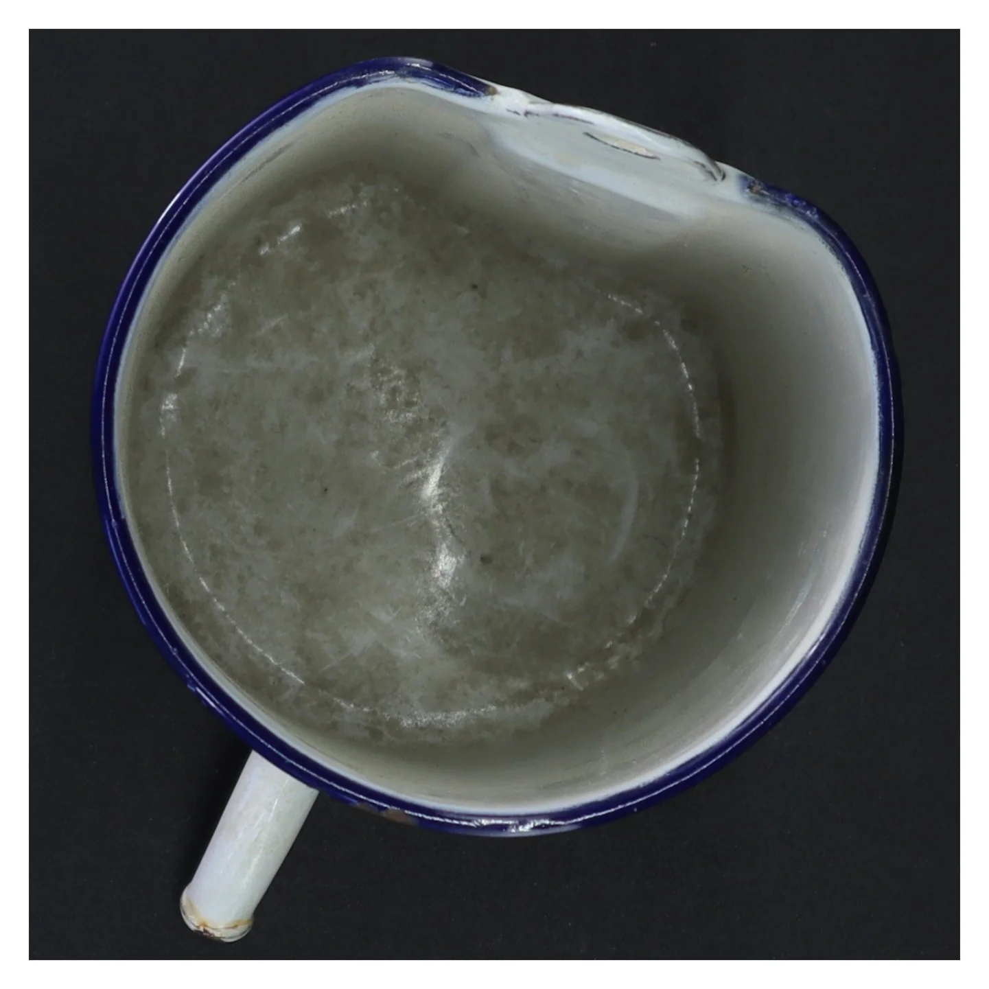 Emaljeret kande fra Trio (str. 17 x ø 10 cm)