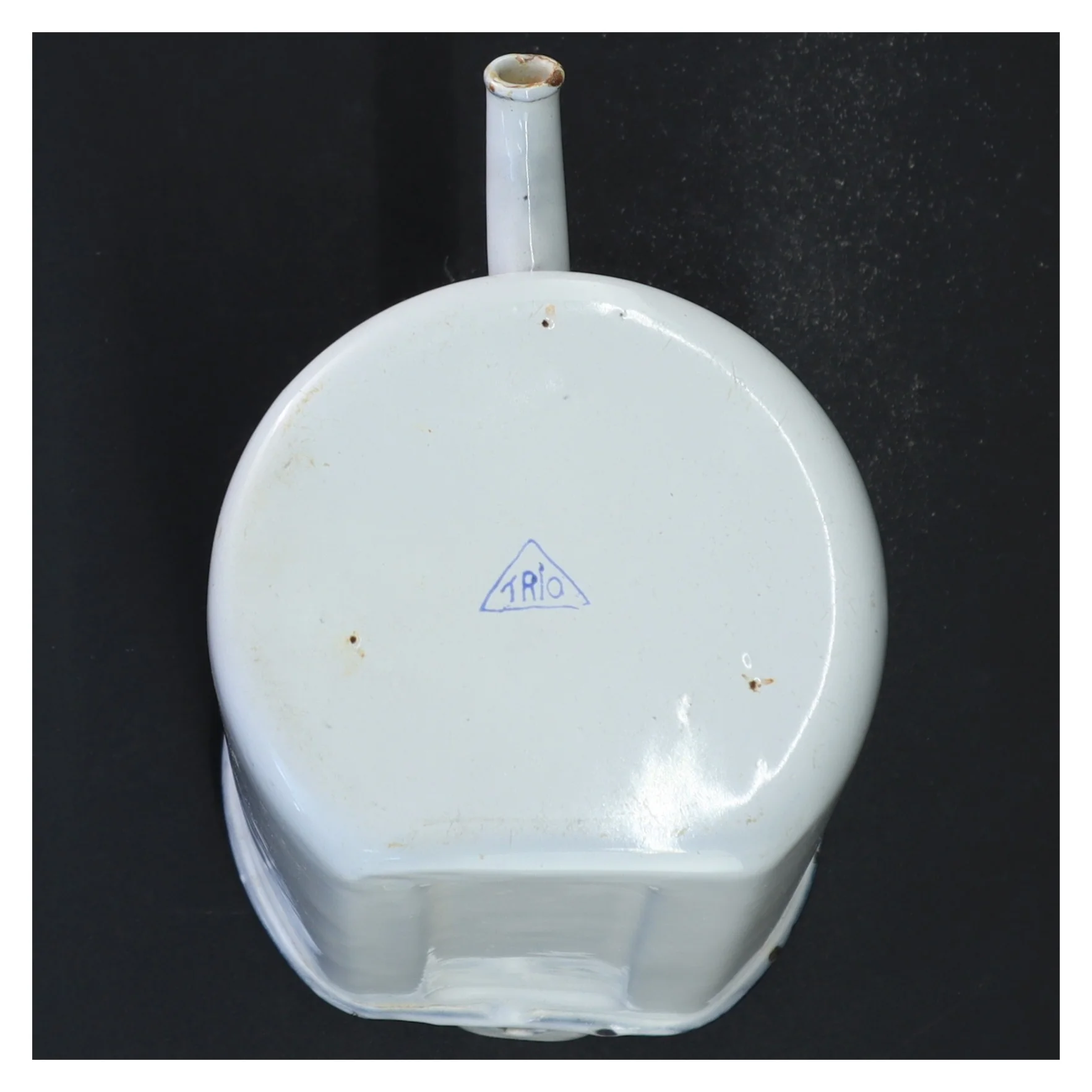 Emaljeret kande fra Trio (str. 17 x ø 10 cm)