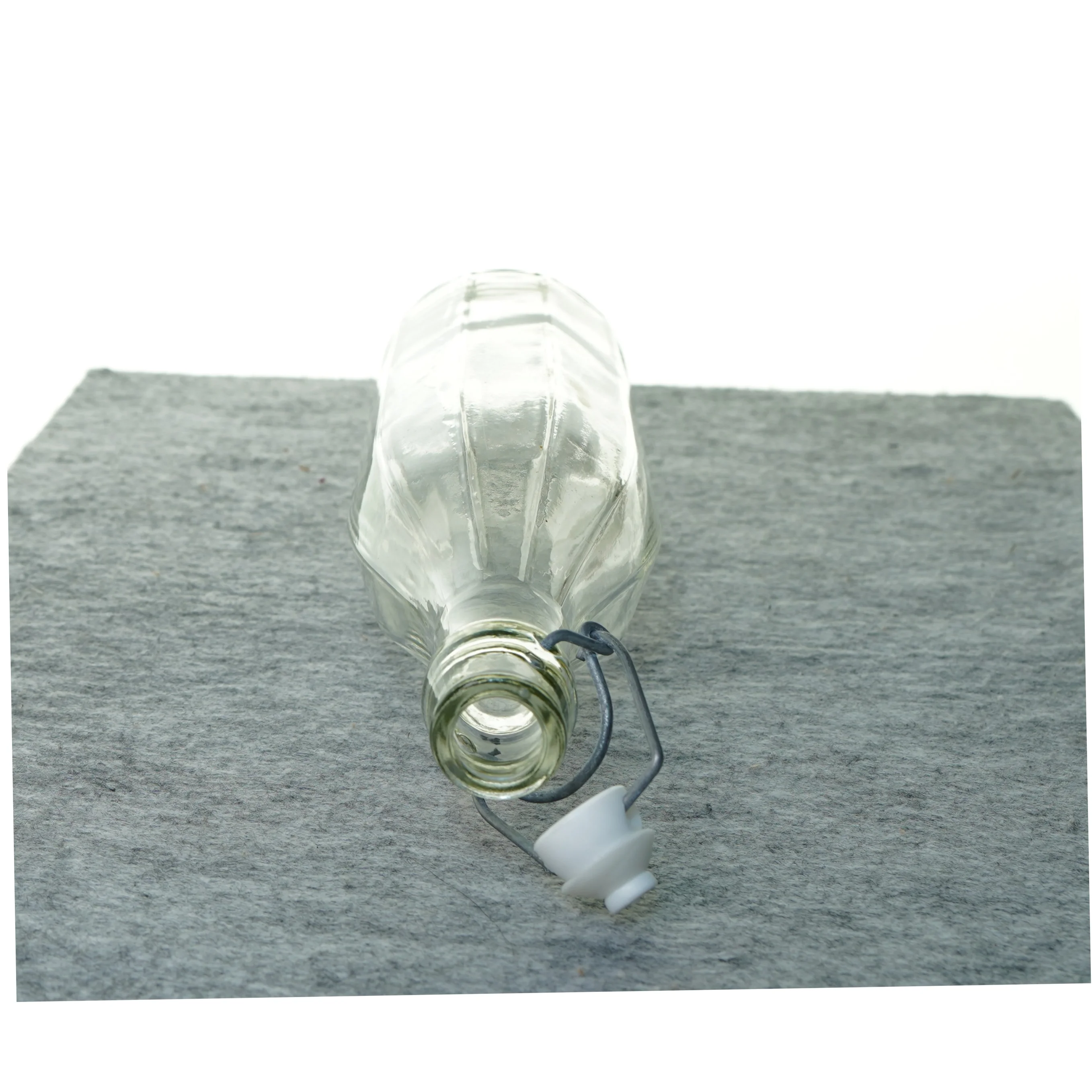 Stor flaske med patentprop (str. 30 x 9 cm)