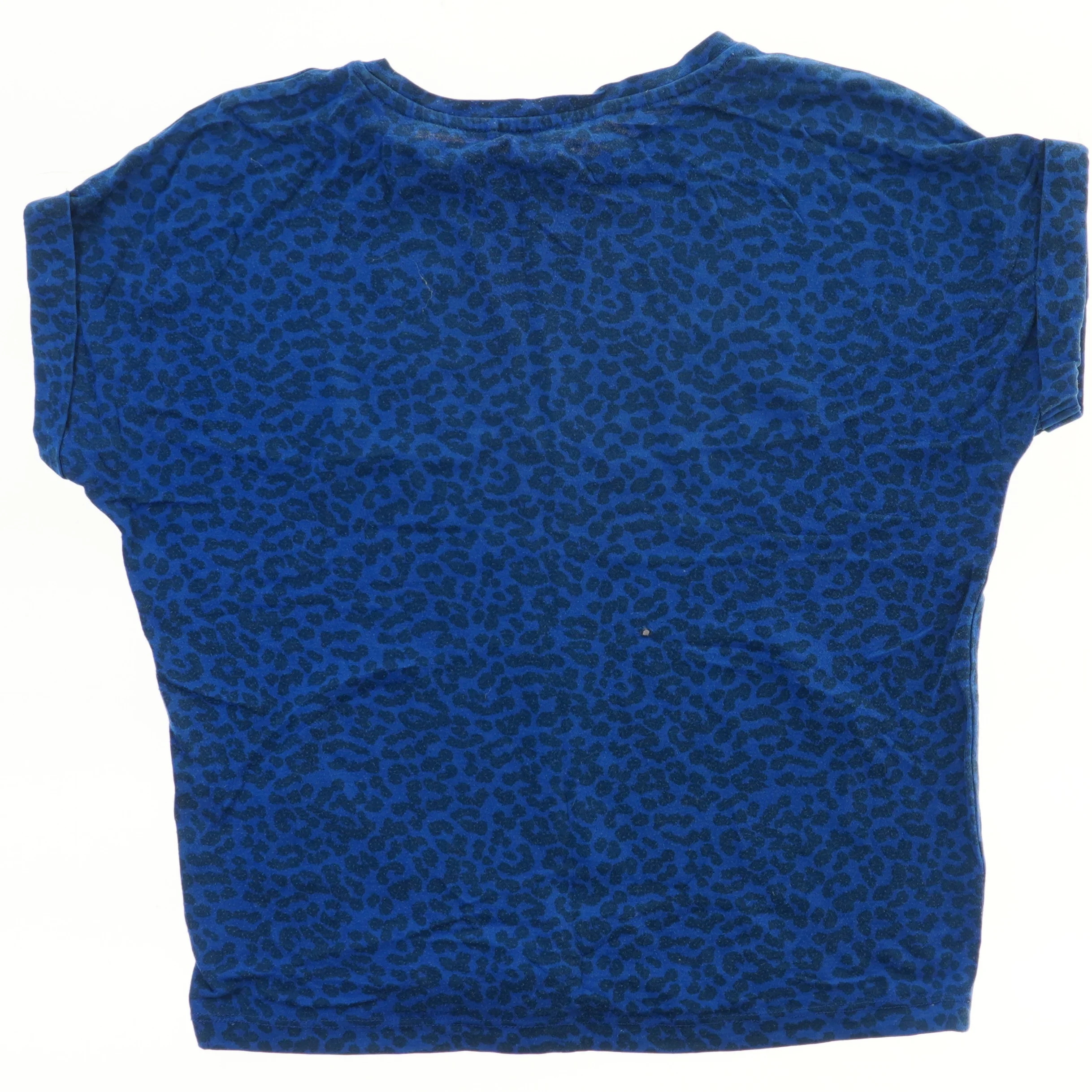 Blå T-shirt med Leopardmønster fra Name It (str. 122)