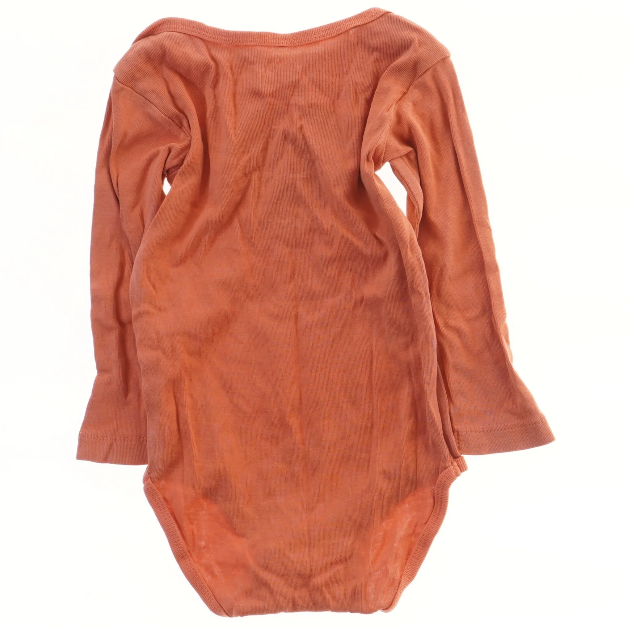 Babydragt med hjerte motiv (str. 86)