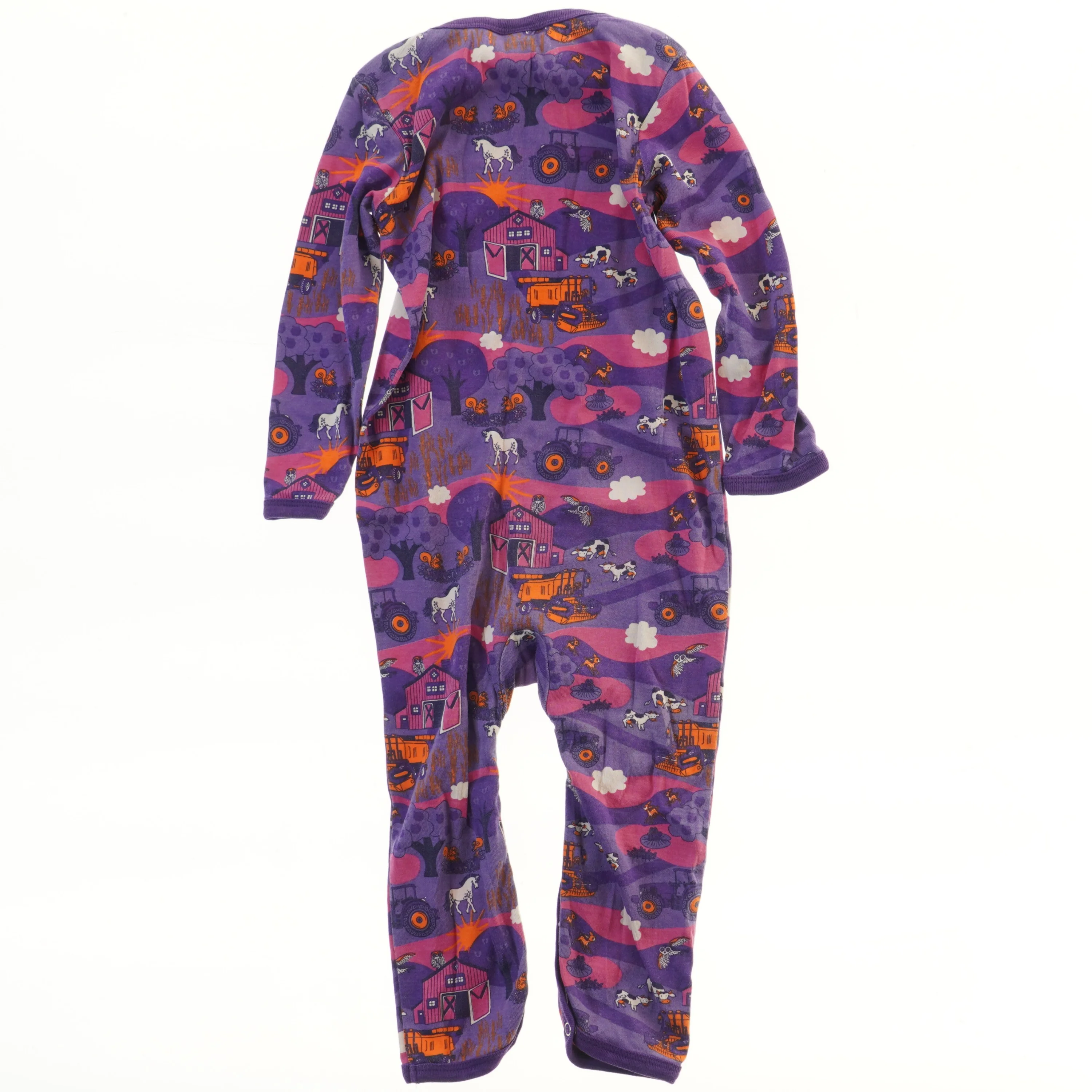 Heldragt med lande-tema fra Småfolk (str. 86)